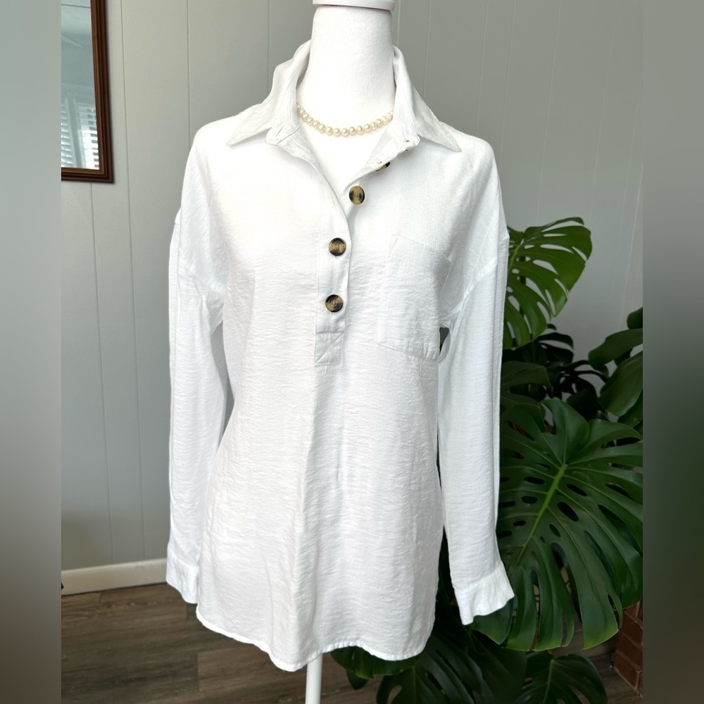 🛍️ Time & Tru half button shirt Size S (4-6)excellent condition.